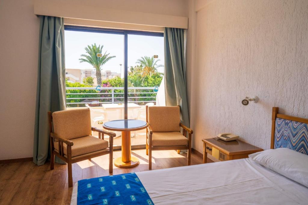 PAPHOS GARDENS HOLIDAY RESORT фото 3