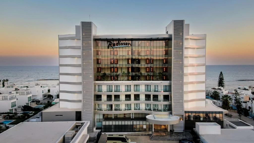 RADISSON BEACH LARNACA фото 3