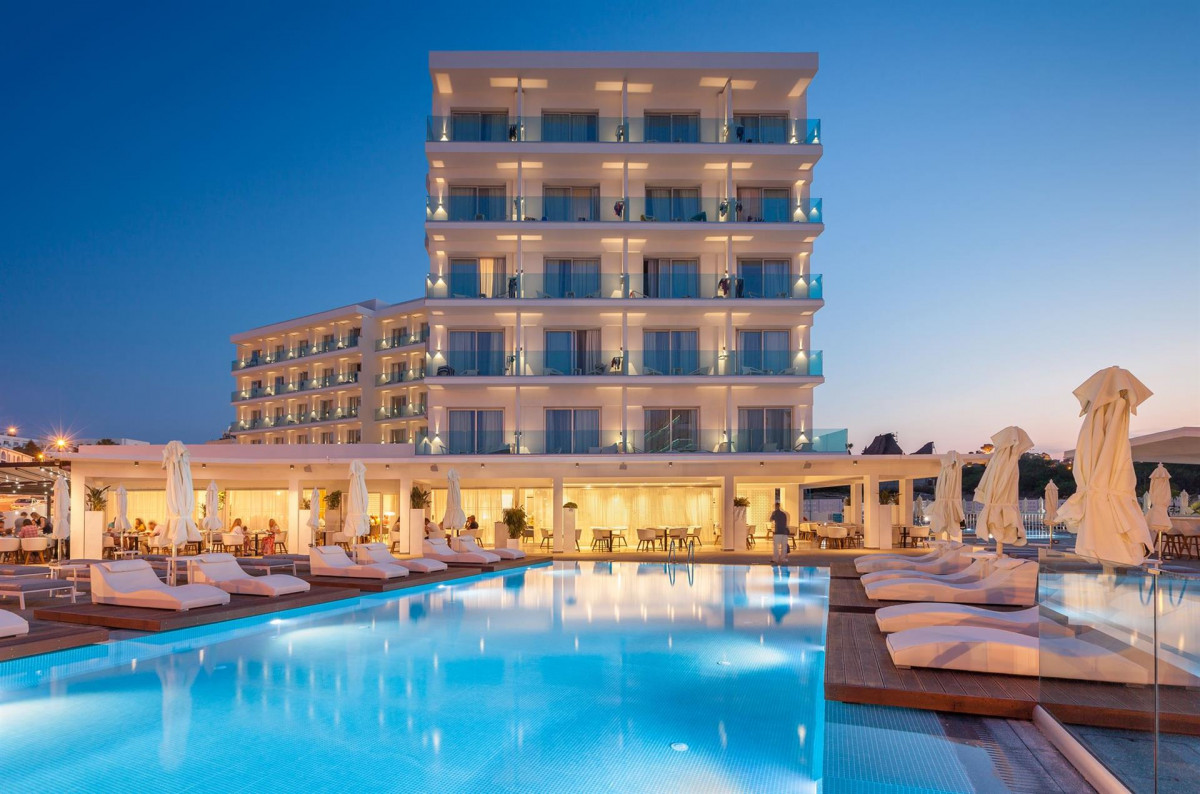 THE BLUE IVY HOTEL & SUITES