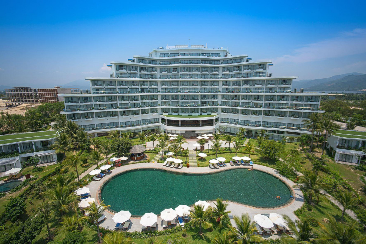 RIVIERA BEACH RESORT CAM RANH