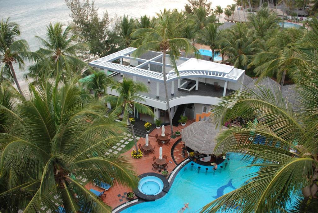 CANARY BEACH RESORT