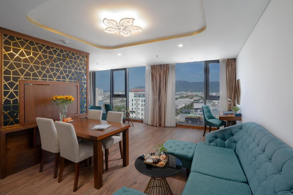 CN PALACE BOUTIQUE HOTEL DANANG фото 4
