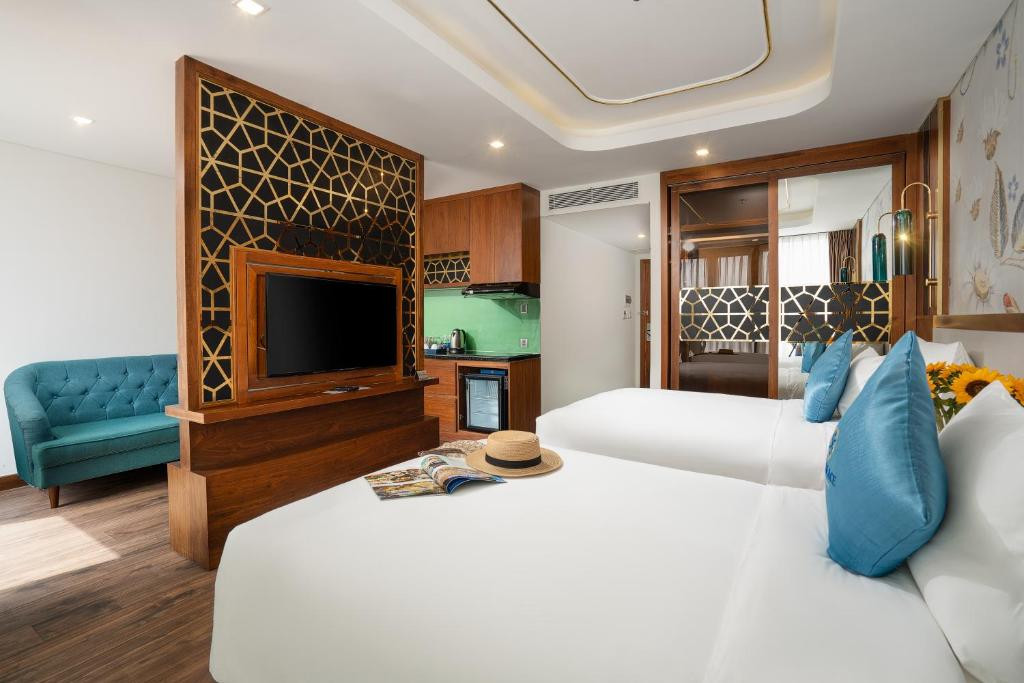 CN PALACE BOUTIQUE HOTEL DANANG фото 8