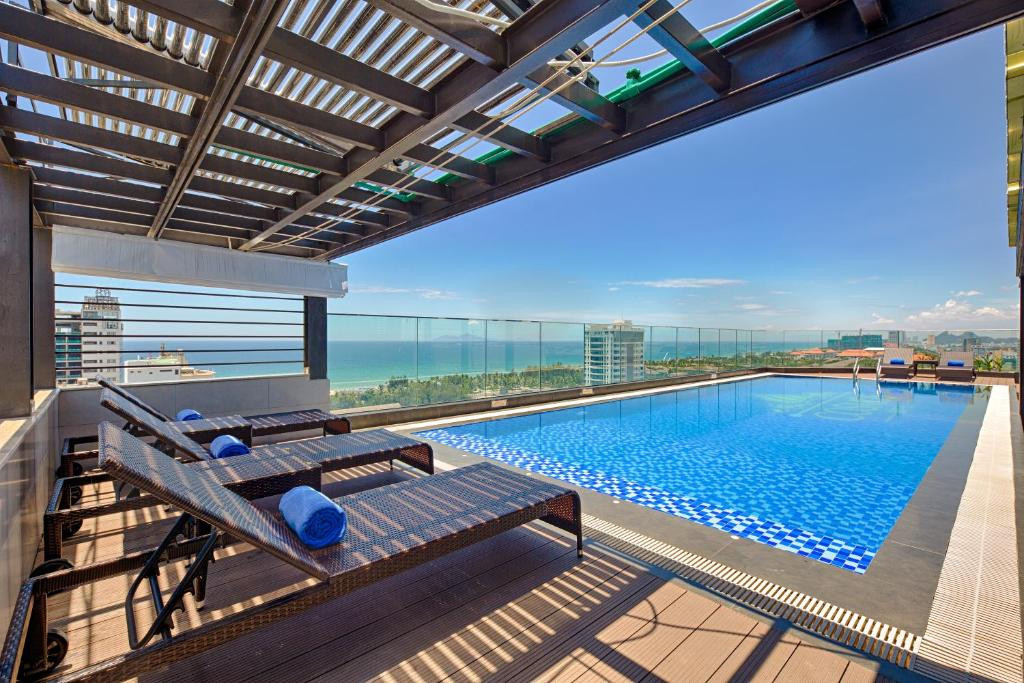 COSMOS HOTEL DANANG фото 2
