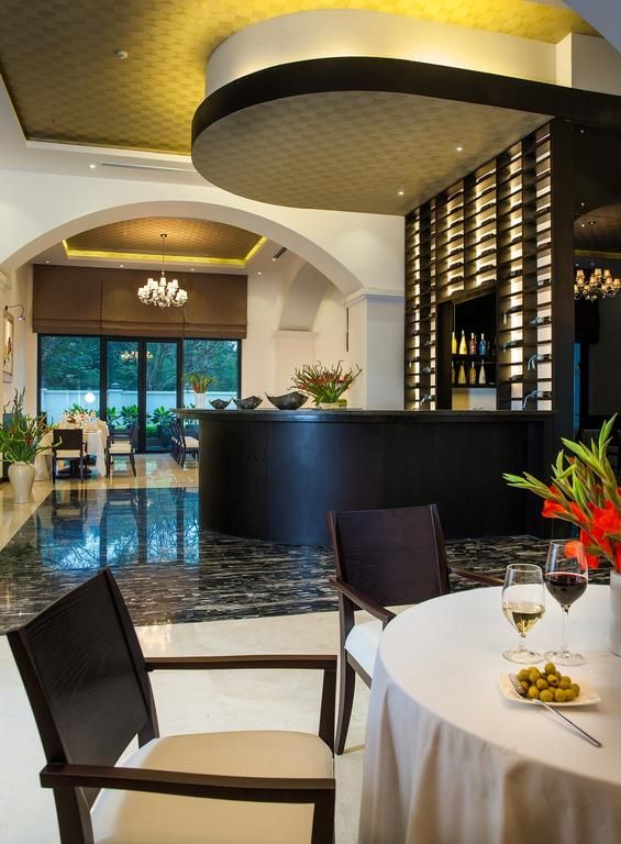 ELEGANT SUITES WESTLAKE фото 8