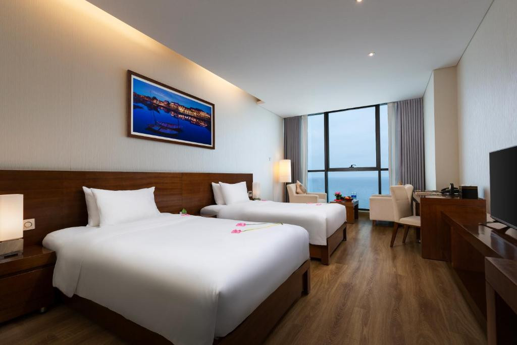 GRAND TOURANE фото 2