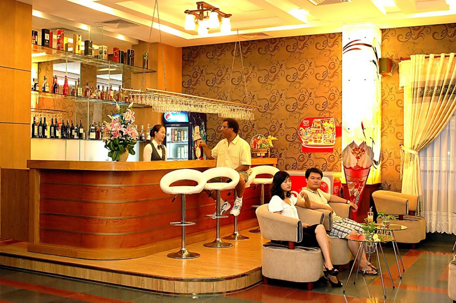 GREEN HOTEL