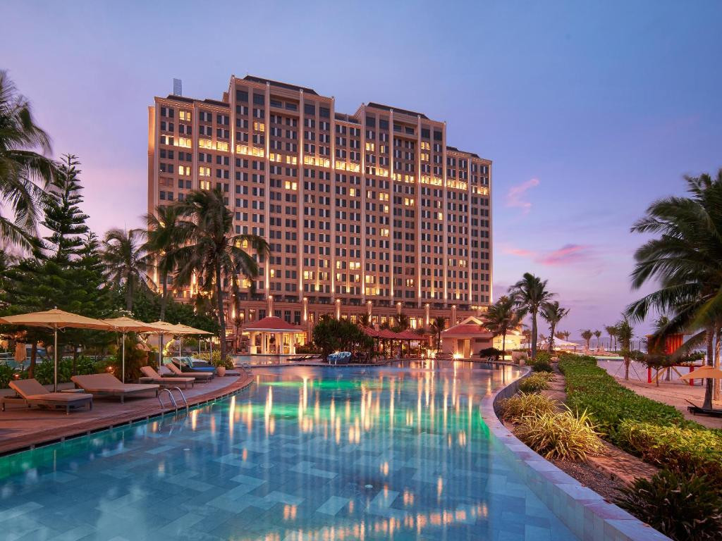 HOLIDAY INN RESORT HO TRAM BEACH фото 2