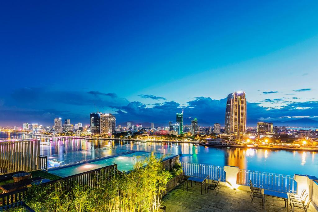 IBIZA RIVERFRONT DANANG фото 3