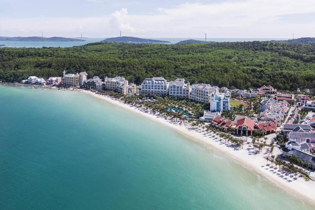 JW MARRIOTT PHU QUOC EMERALD BAY RESORT & SPA фото 2