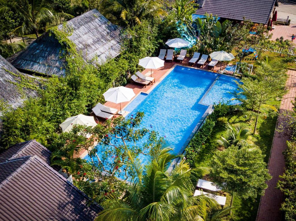 LA CASA RESORT