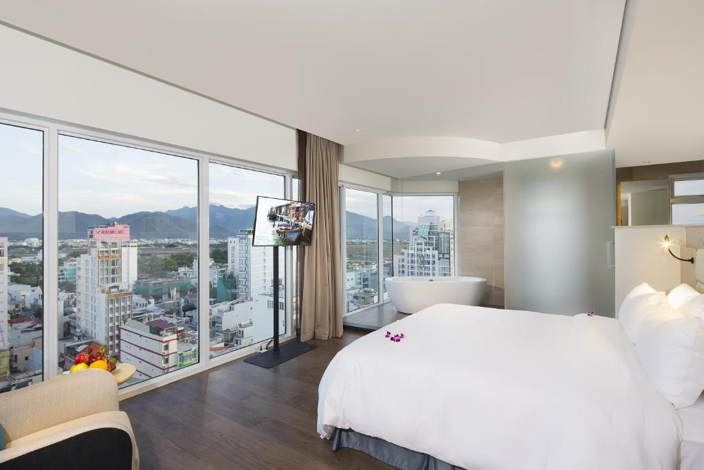 LIBERTY CENTRAL NHA TRANG HOTEL фото 2