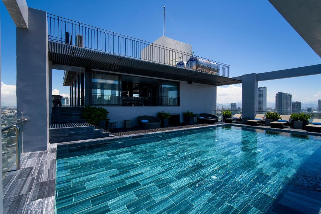 LUXTERY HOTEL