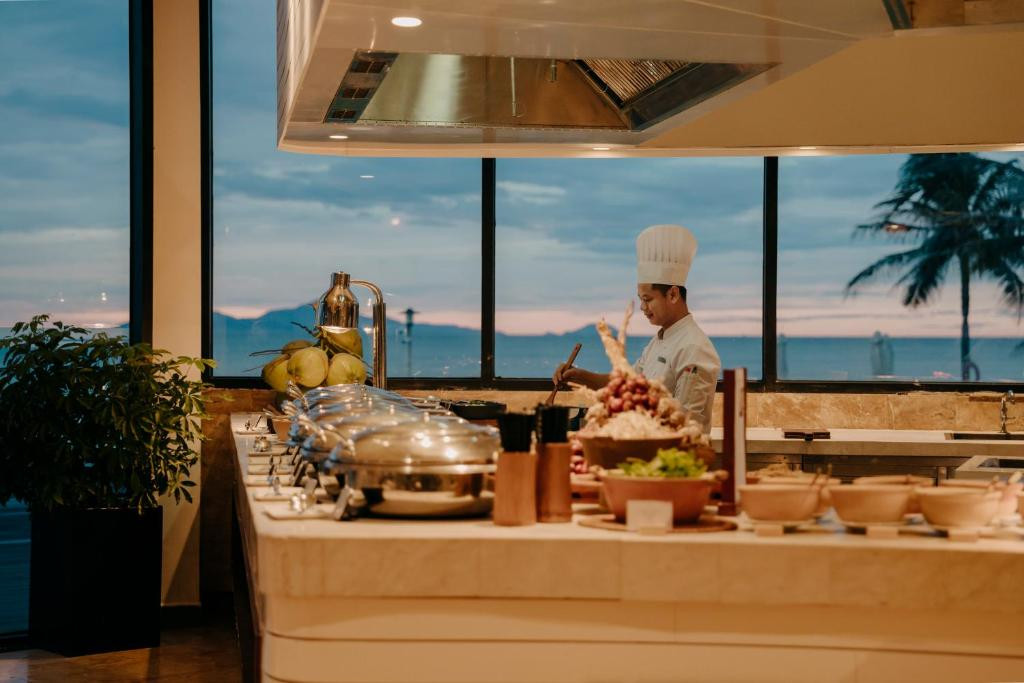 MELIA DANANG BEACH RESORT фото 7