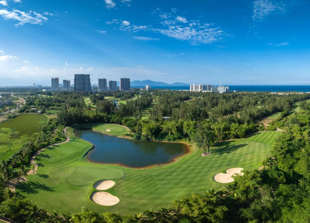 MONTGOMERIE LINKS HOTEL & VILLAS