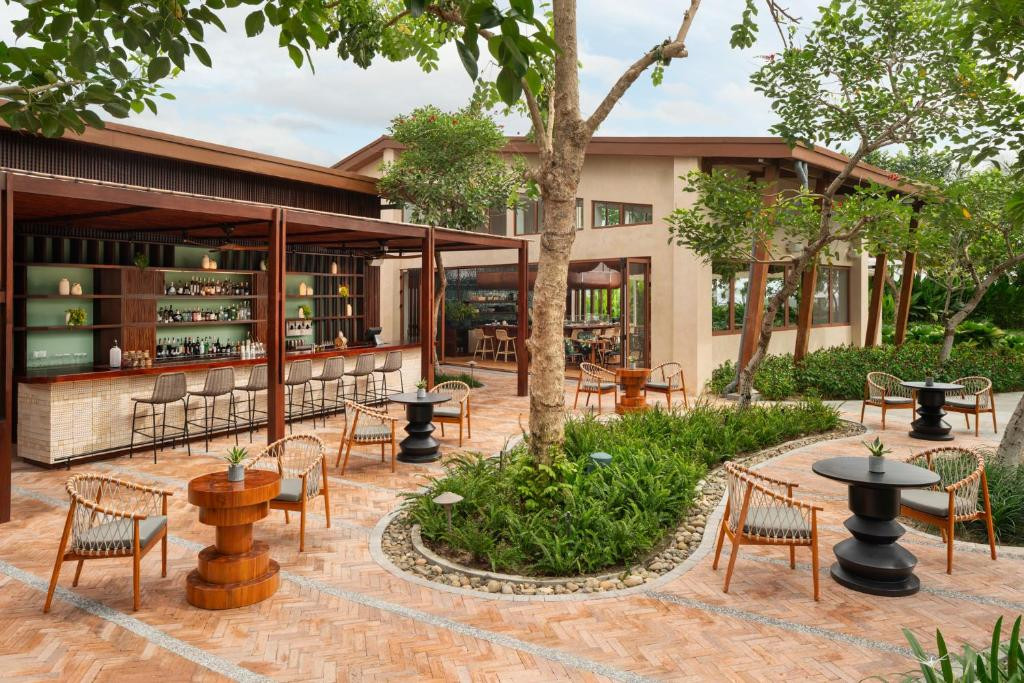 NEW WORLD HOIANA BEACH & RESORT фото 7