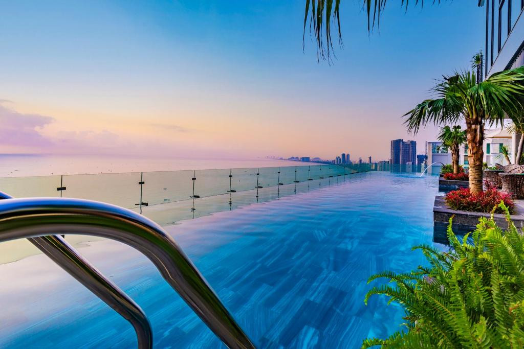 PENINSULA HOTEL DANANG