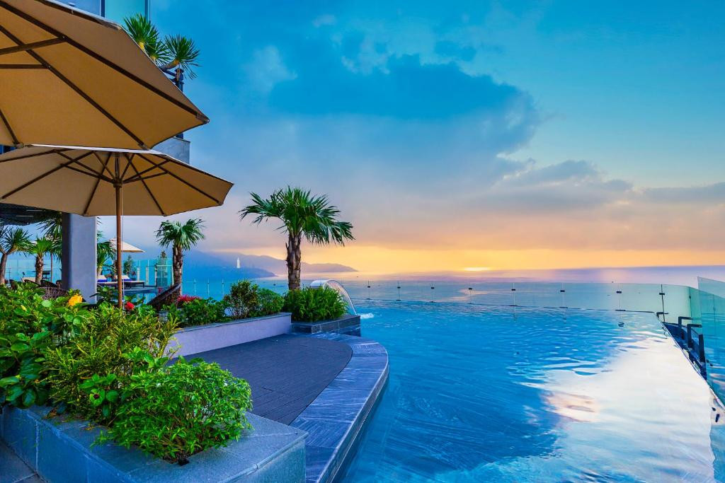 PENINSULA HOTEL DANANG фото 6