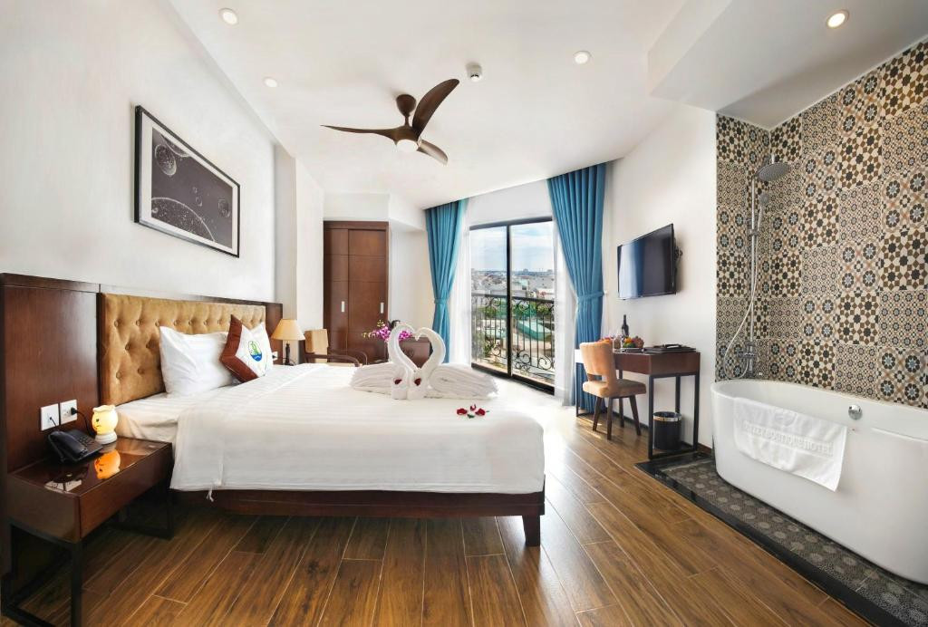 RITZY BOUTIQUE фото 2