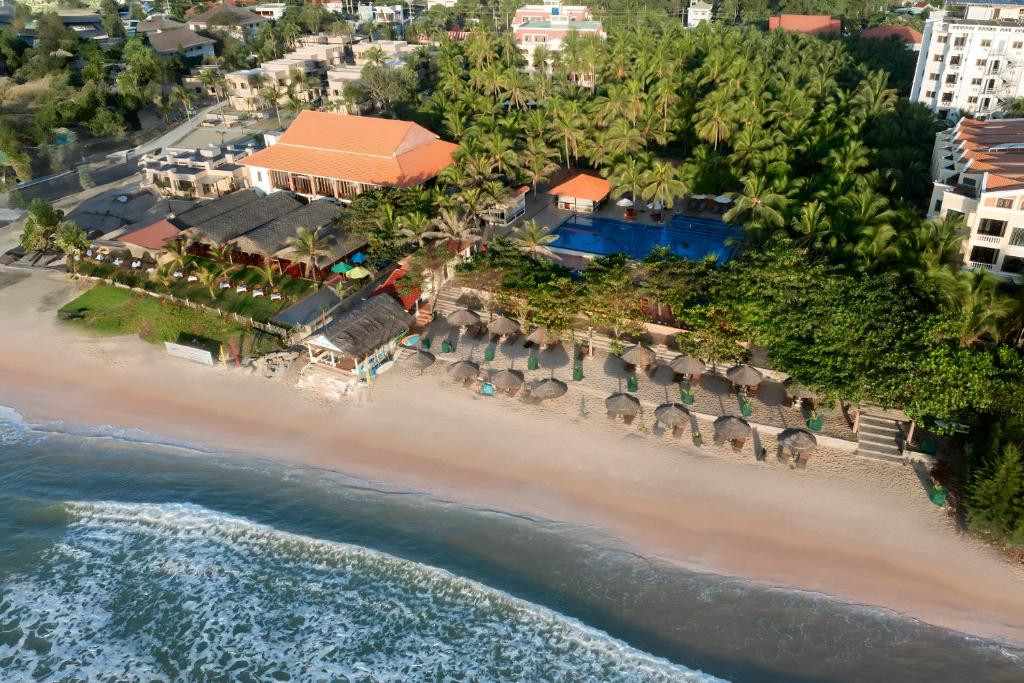 SEA LION BEACH RESORT & SPA (EX.DESSOLE BEACH RESORT MUI NE) фото 2