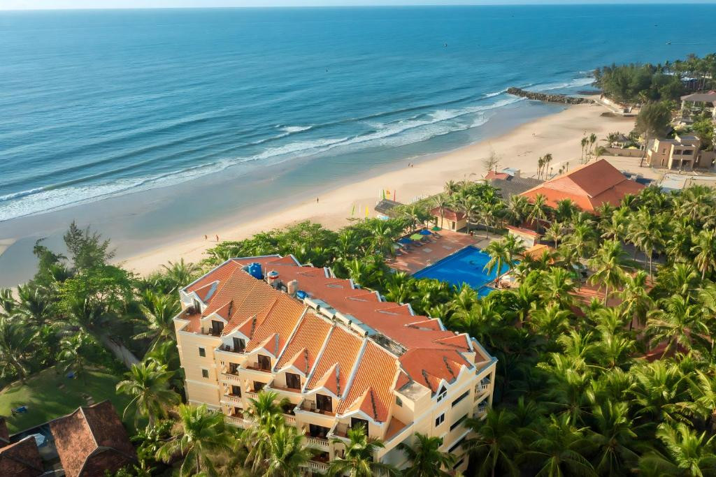 SEA LION BEACH RESORT & SPA (EX.DESSOLE BEACH RESORT MUI NE)