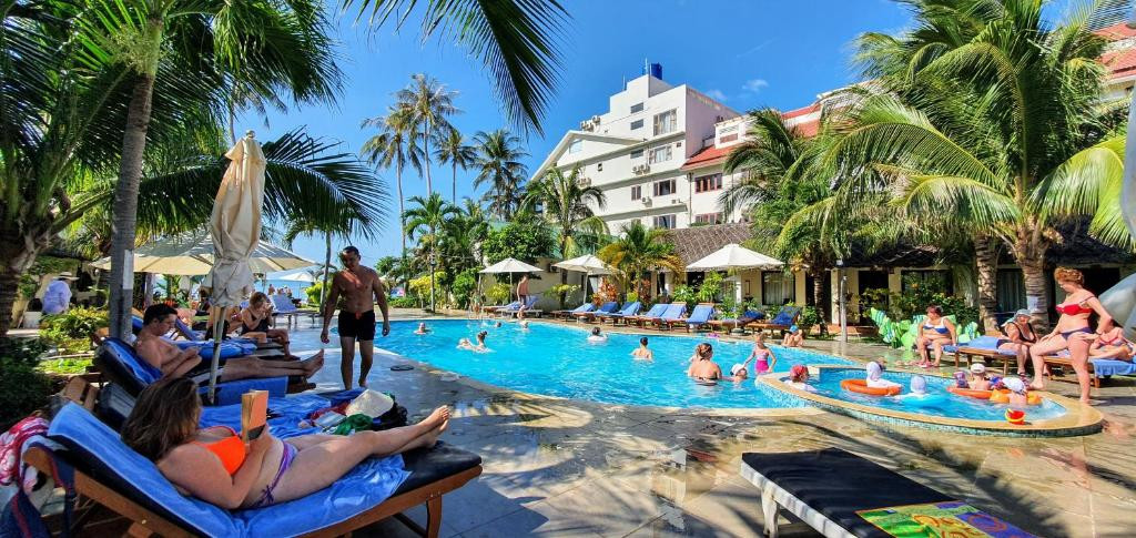 SUN & SAND BEACH HOTEL фото 5