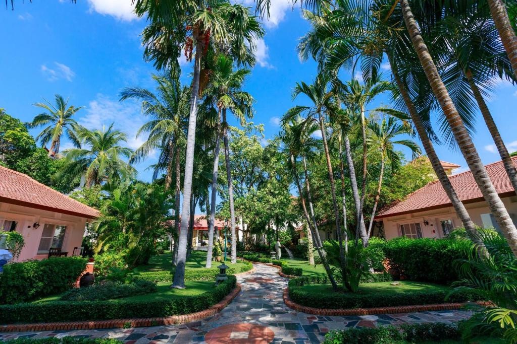 LE AQUA RESORT & SPA PHAN THIET (EX. SWISS VILLAGE RESORT) фото 2