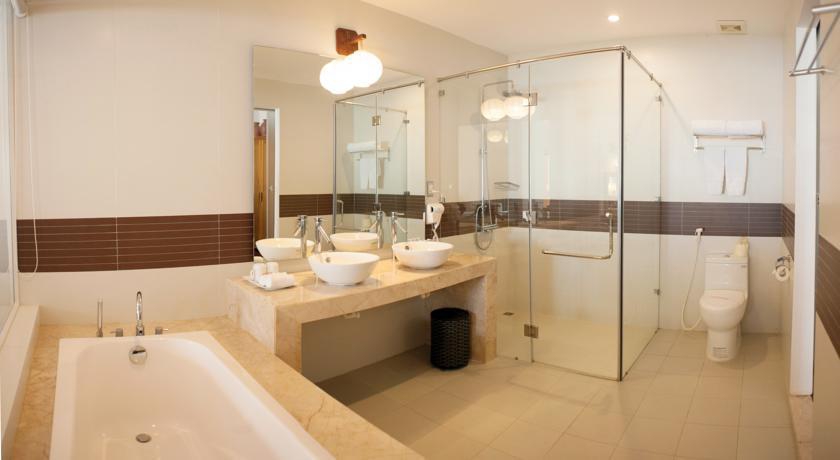 VINH HUNG RIVERSIDE RESORT фото 7