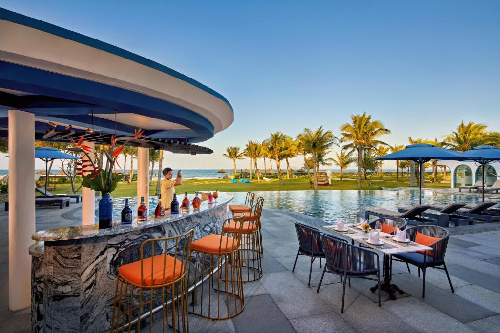 WYNDHAM HOI AN ROYAL BEACHFRONT RESORT & VILLAS фото 8