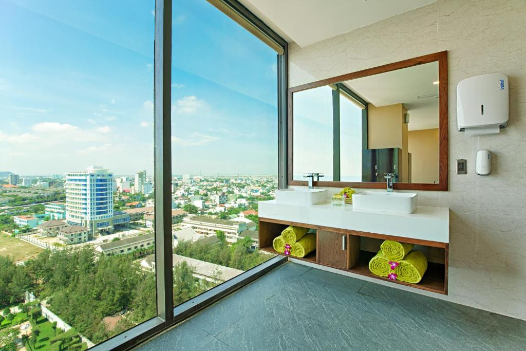 YARRA OCEAN SUITE DANANG фото 2