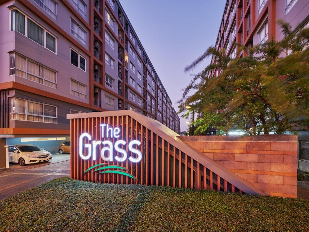 THE GRASS SERVICED SUITES фото 2