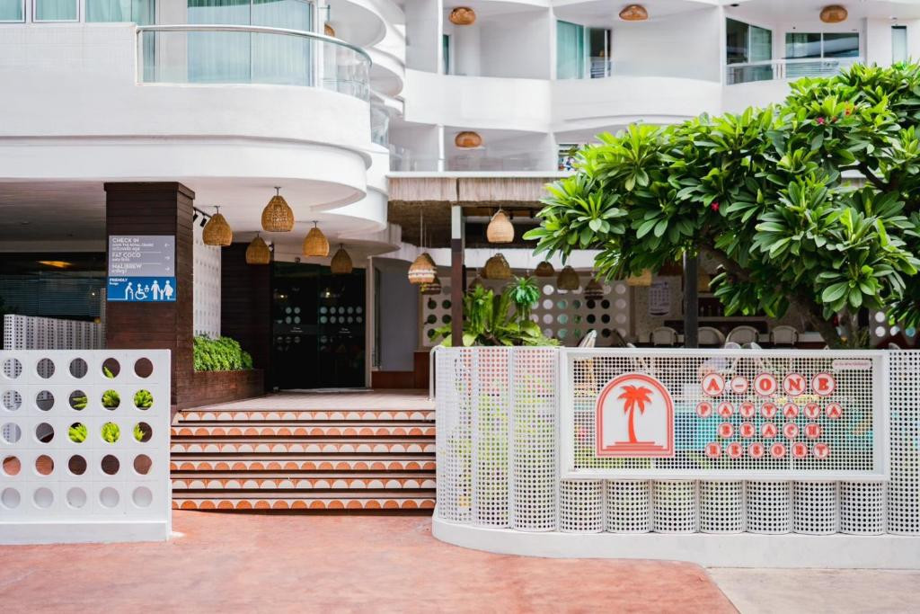 A-ONE PATTAYA BEACH RESORT фото 7