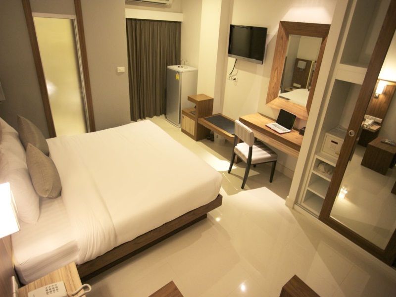 APRIL SUITES фото 2