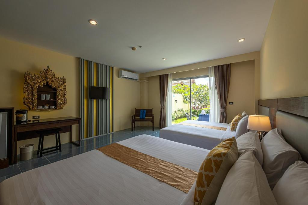 BLUE BEACH GRAND RESORT AND SPA (EX. CHALONG BEACH HOTEL & SPA) фото 2