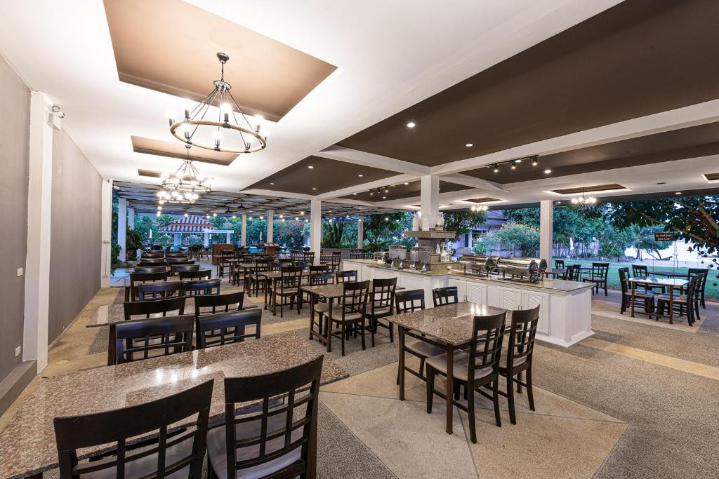 BLUE BEACH GRAND RESORT AND SPA (EX. CHALONG BEACH HOTEL & SPA) фото 4