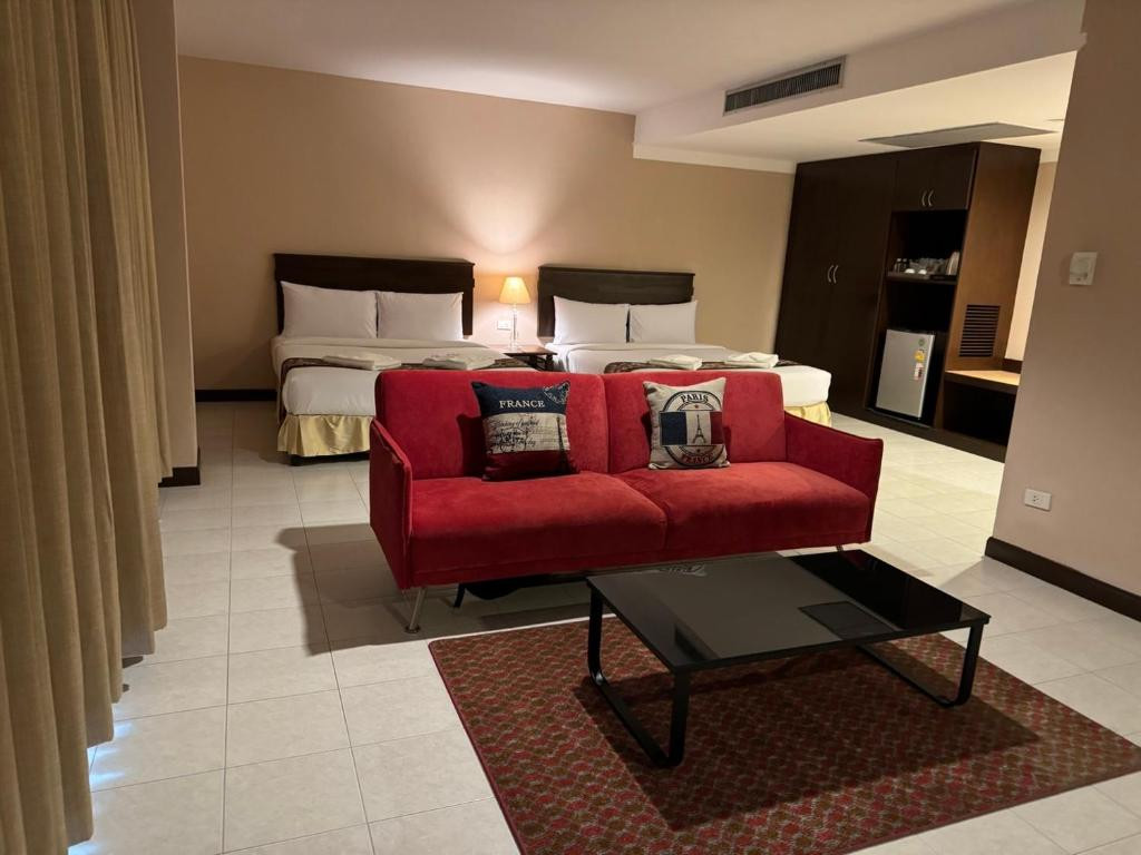 CROWN PATTAYA BEACH HOTEL фото 8