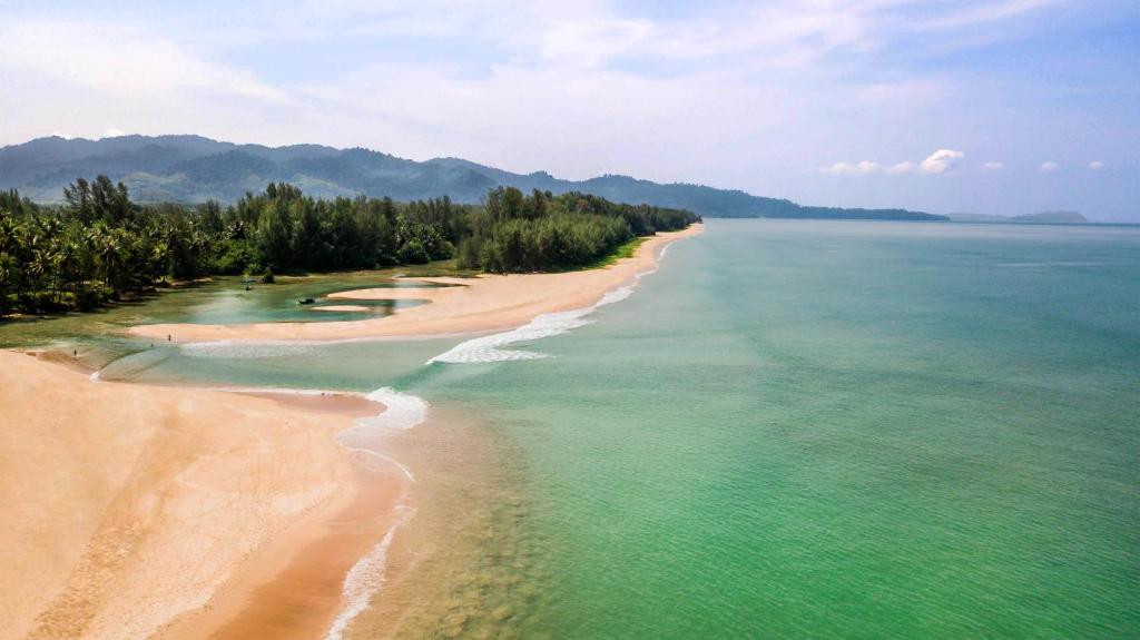 DEVASOM KHAO LAK BEACH RESORT & VILLAS фото 2