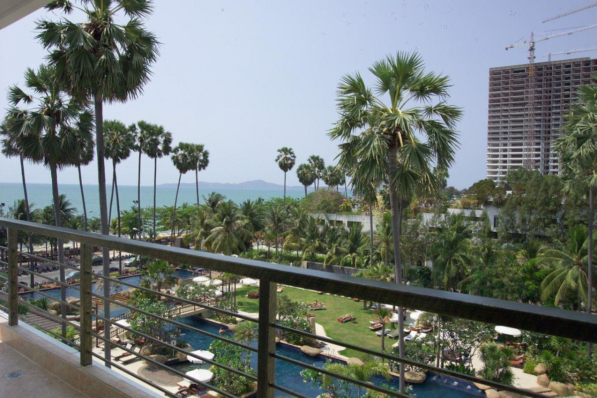 EUROSTAR JOMTIEN BEACH HOTEL & SPA фото 3