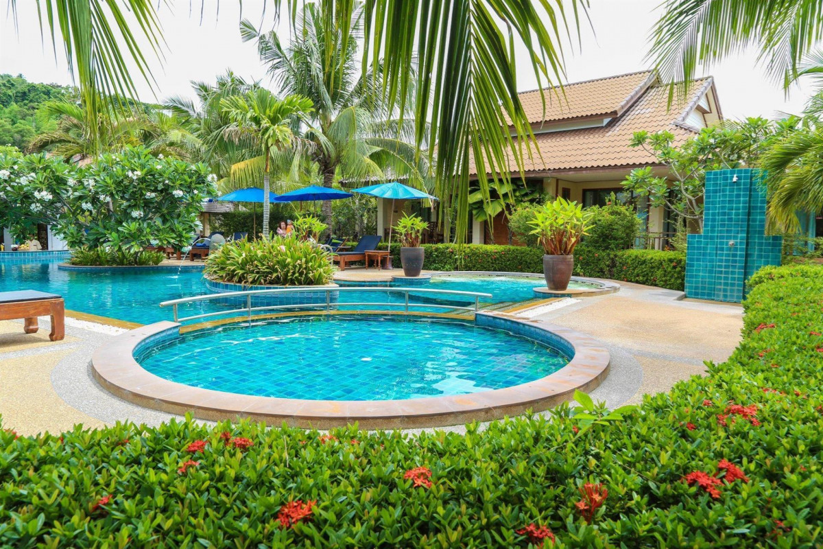 BLU PINE VILLA & POOL ACCESS (EX. KATA LUCKY VILLA & POOL ACCESS)