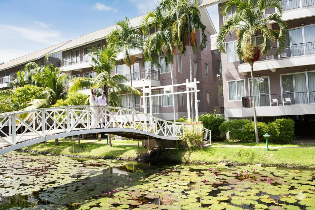THE LEELA RESORT & SPA (EX. LEELAWADEE LAGOON)