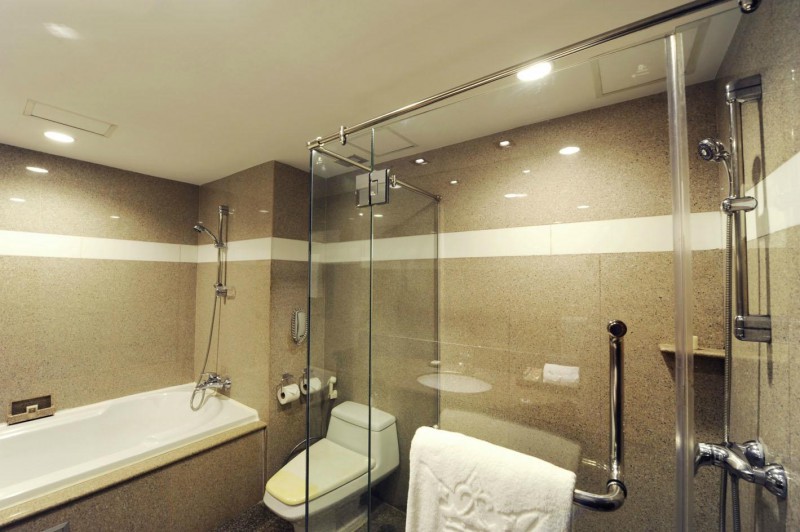 DOUBLETREE BY HILTON BANGKOK PLOENCHIT (EX. MAJESTIC GRANDE) фото 2