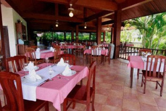NAIHARN GARDEN RESORT VILLA & SPA фото 8