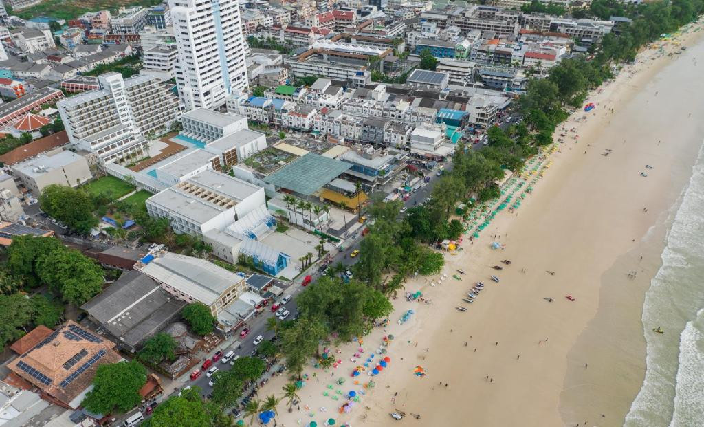 PATONG BEACH HOTEL фото 8