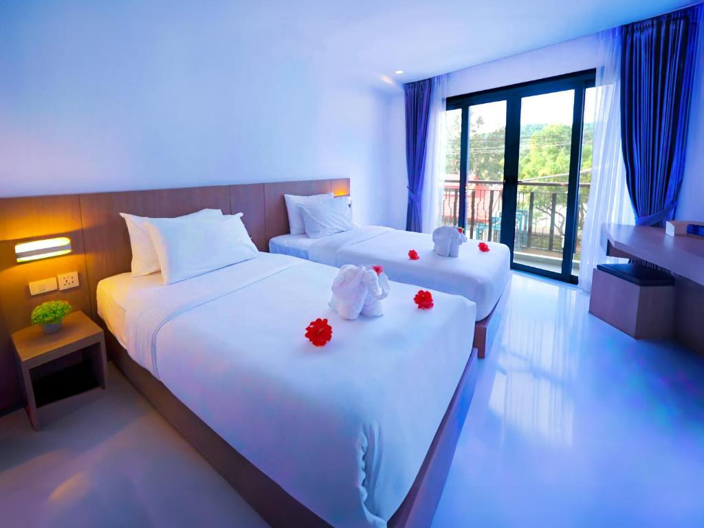 PHOENIX HOTEL KARON BEACH фото 2