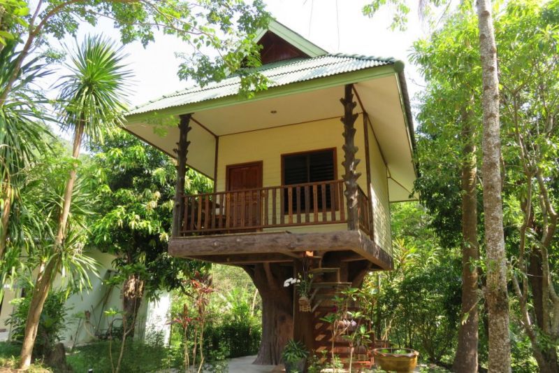 MACURA RESORT