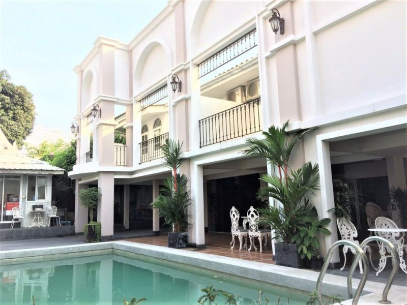 WONG AMAT HOUSE