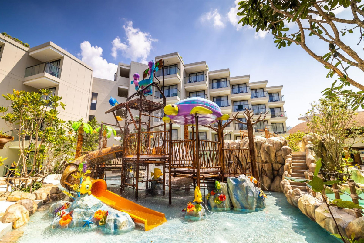 PHUKET EMERALD BEACH RESORT фото 4