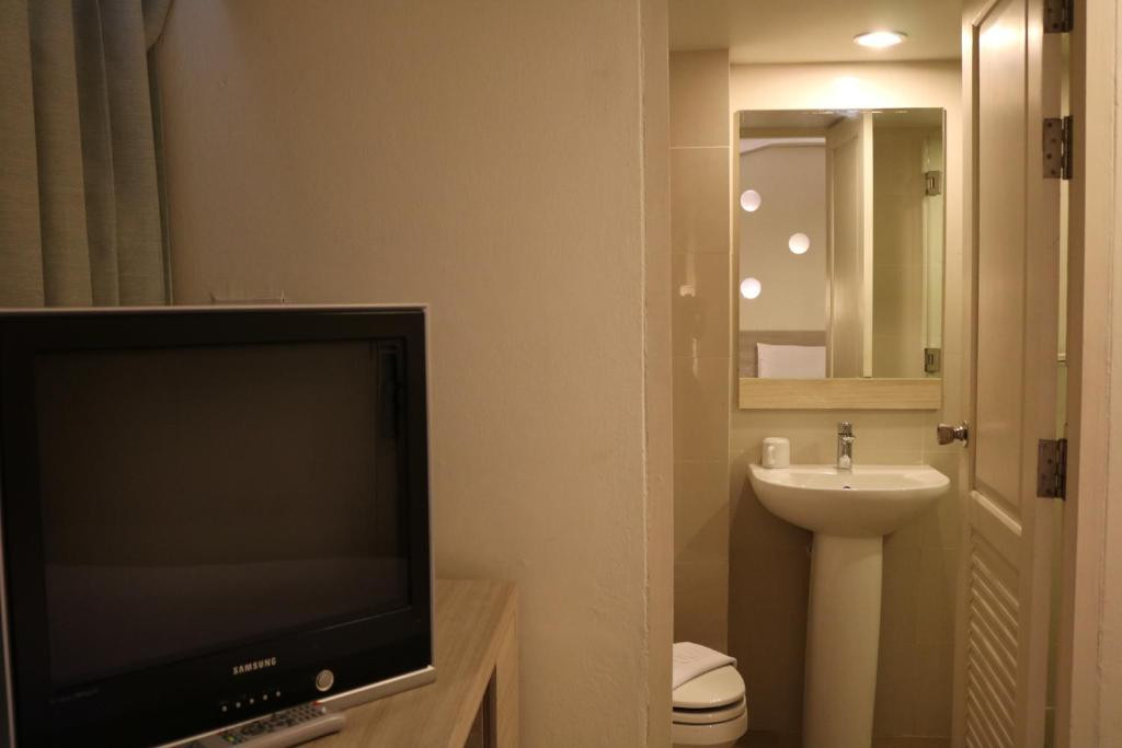 SUNSHINE HOTEL & RESIDENCE фото 3