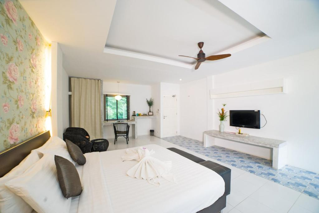 SURINTRA BOUTIQUE RESORT фото 6