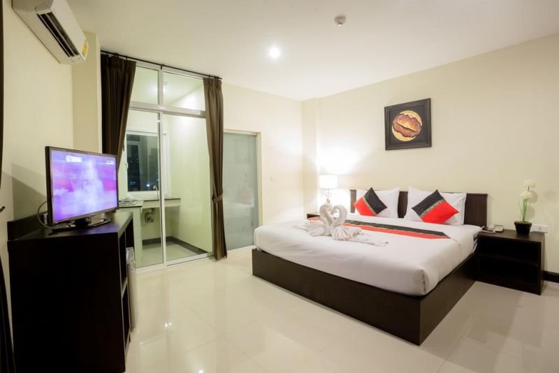 THE ELEGANT PATONG фото 2